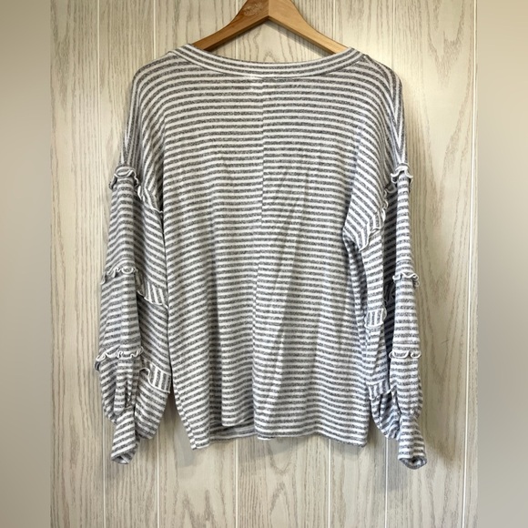 143 Story By Line Up Womens White Gray Striped V Neck Pullover Blouse Top Small - Picture 3 of 3